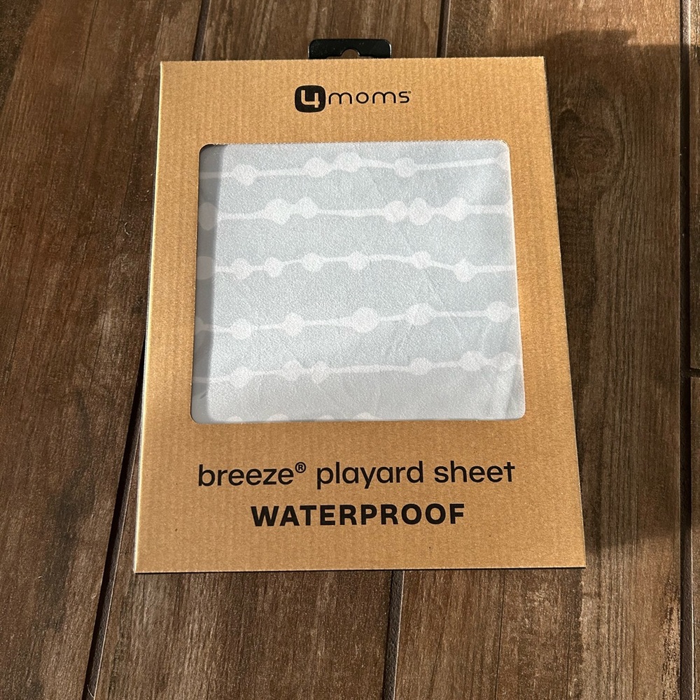 NWT-4moms Breeze Playard Sheet